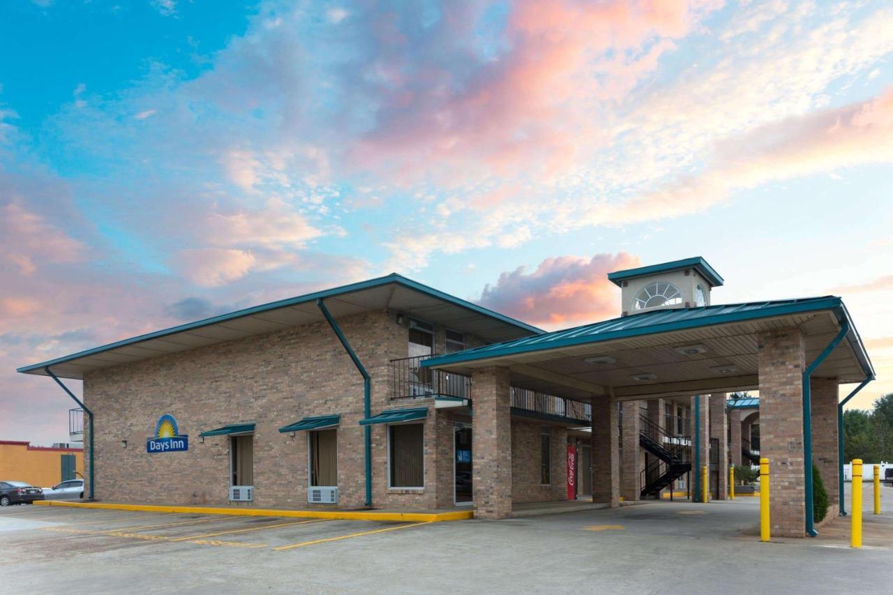 Days Inn By Wyndham Форест Экстерьер фото