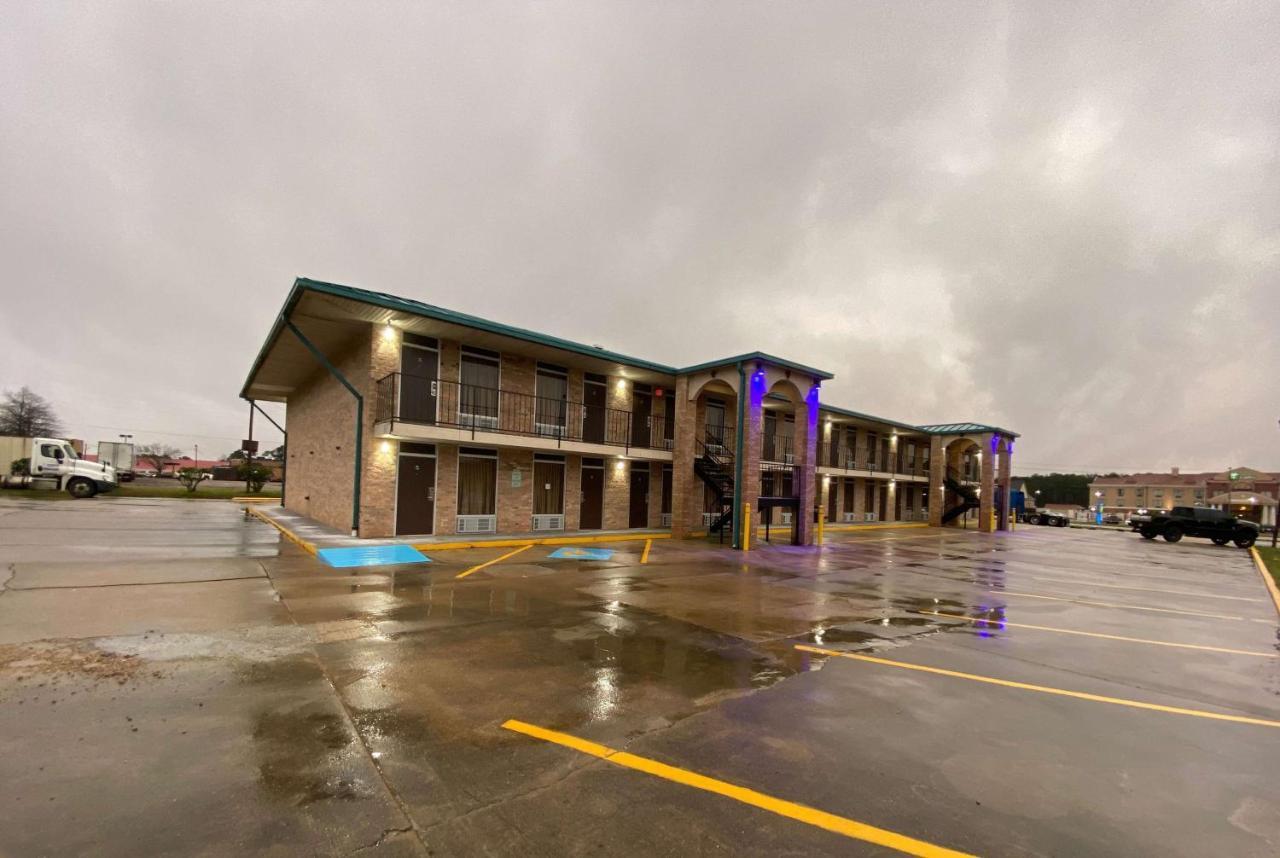 Days Inn By Wyndham Форест Экстерьер фото